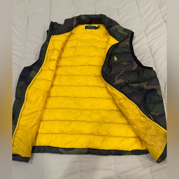 Polo Ralph Lauren puffy vest, camo with yellow lining. Packable. Sz L. Like new! - Picture 4 of 10